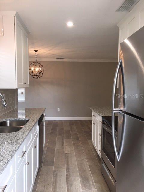 Image 5 of 16 For 2111 Biscayne Drive