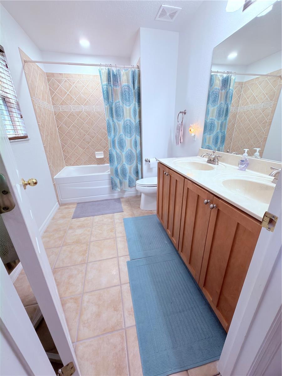 Image 36 of 50 For 13879 Golden Russet Drive