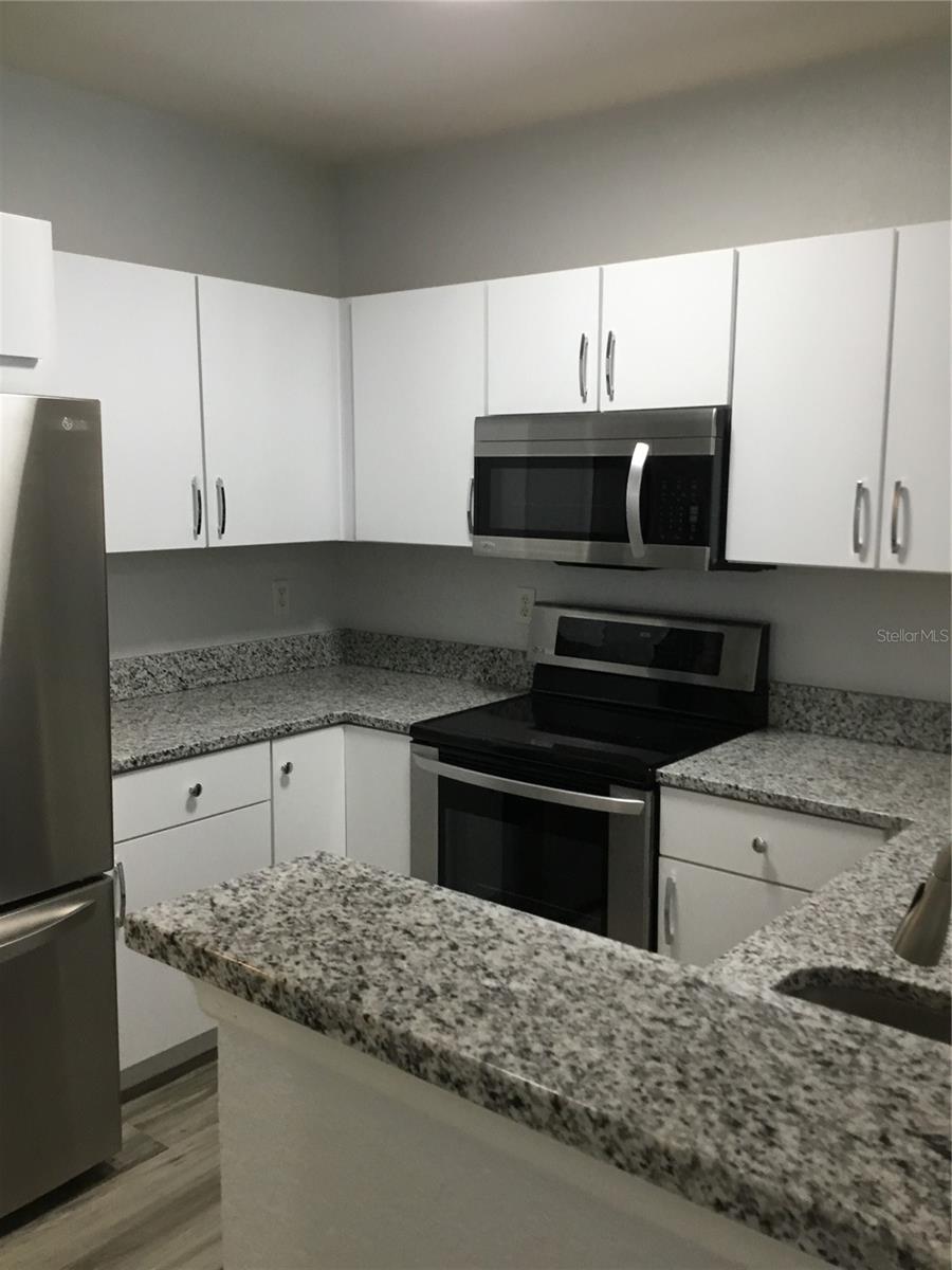 Image 4 of 13 For 202 South Street 4050