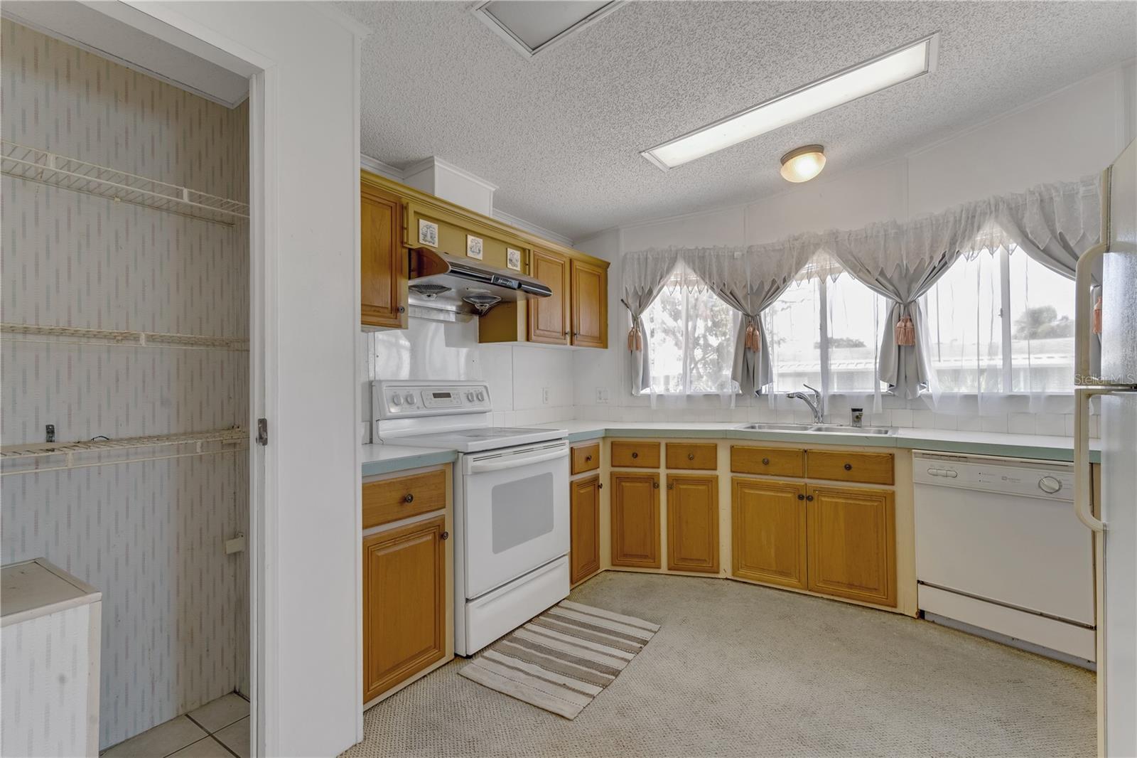 Image 3 of 32 For 300 Beech Court