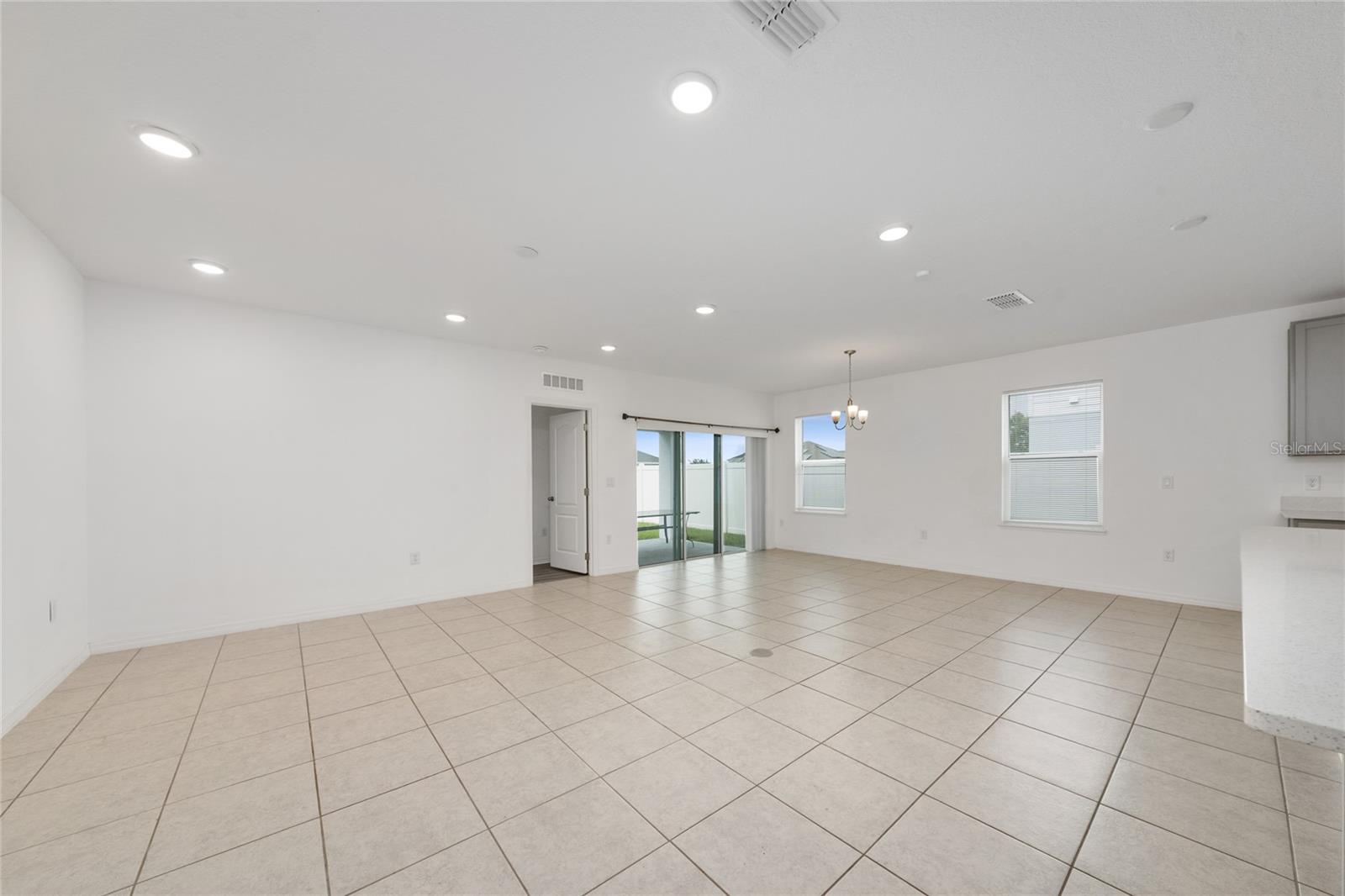 Image 12 of 39 For 557 Pawnee Court