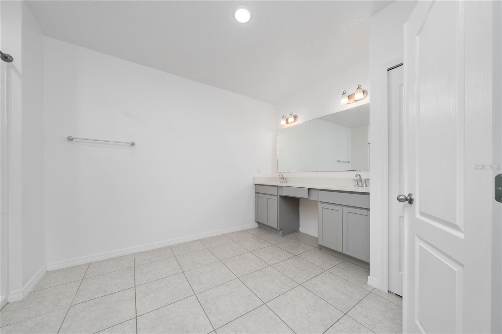 Image 25 of 39 For 557 Pawnee Court