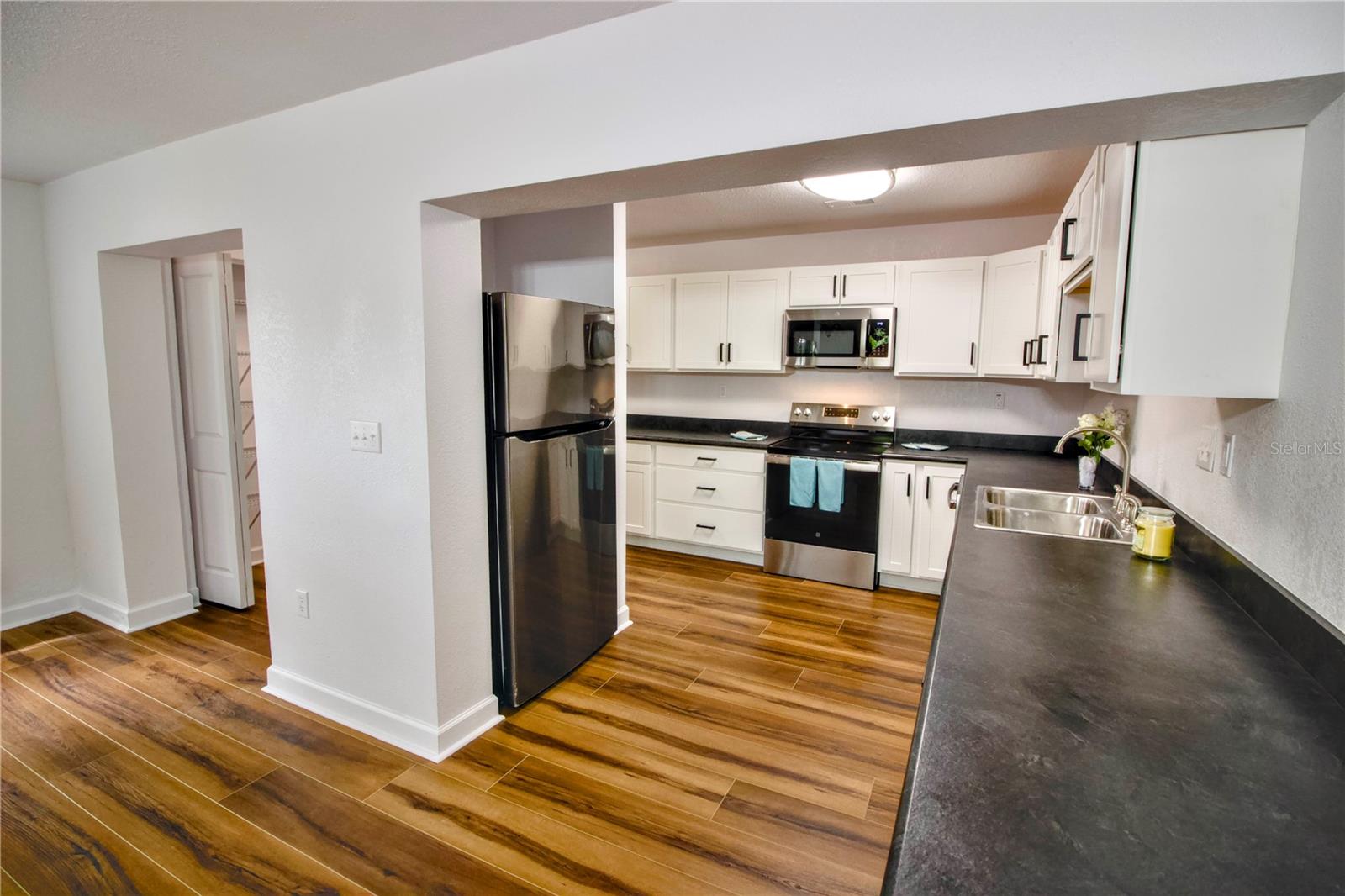 Image 10 of 55 For 1114 Oak Drive