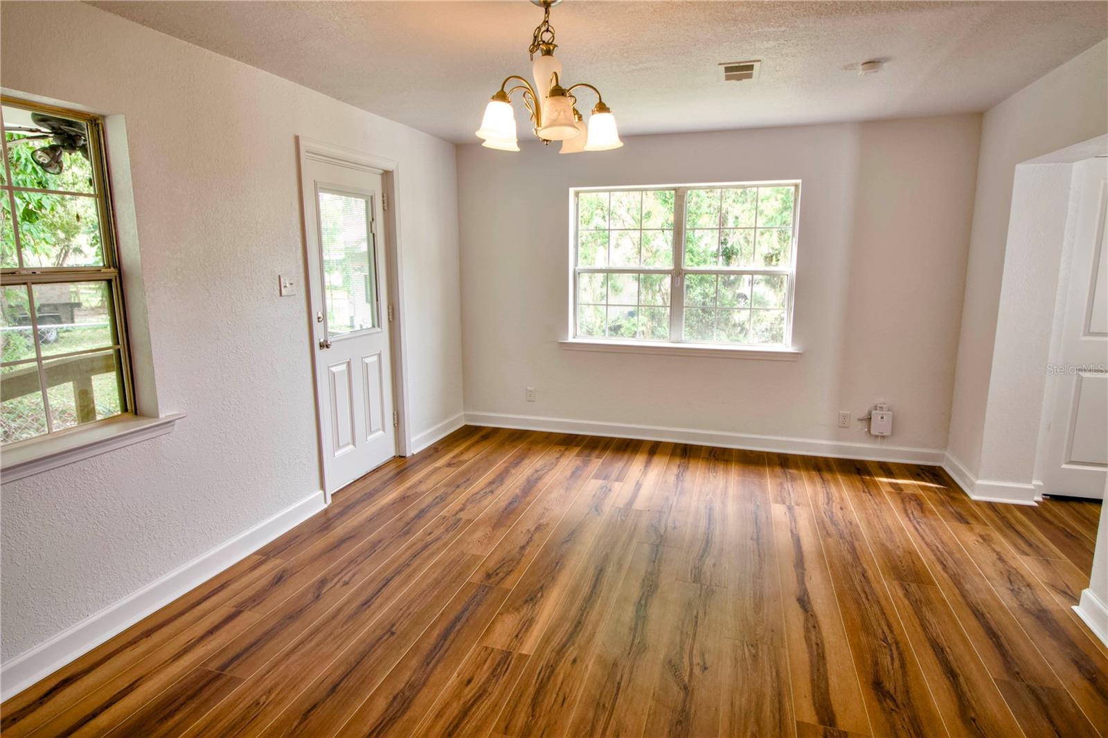 Image 11 of 55 For 1114 Oak Drive