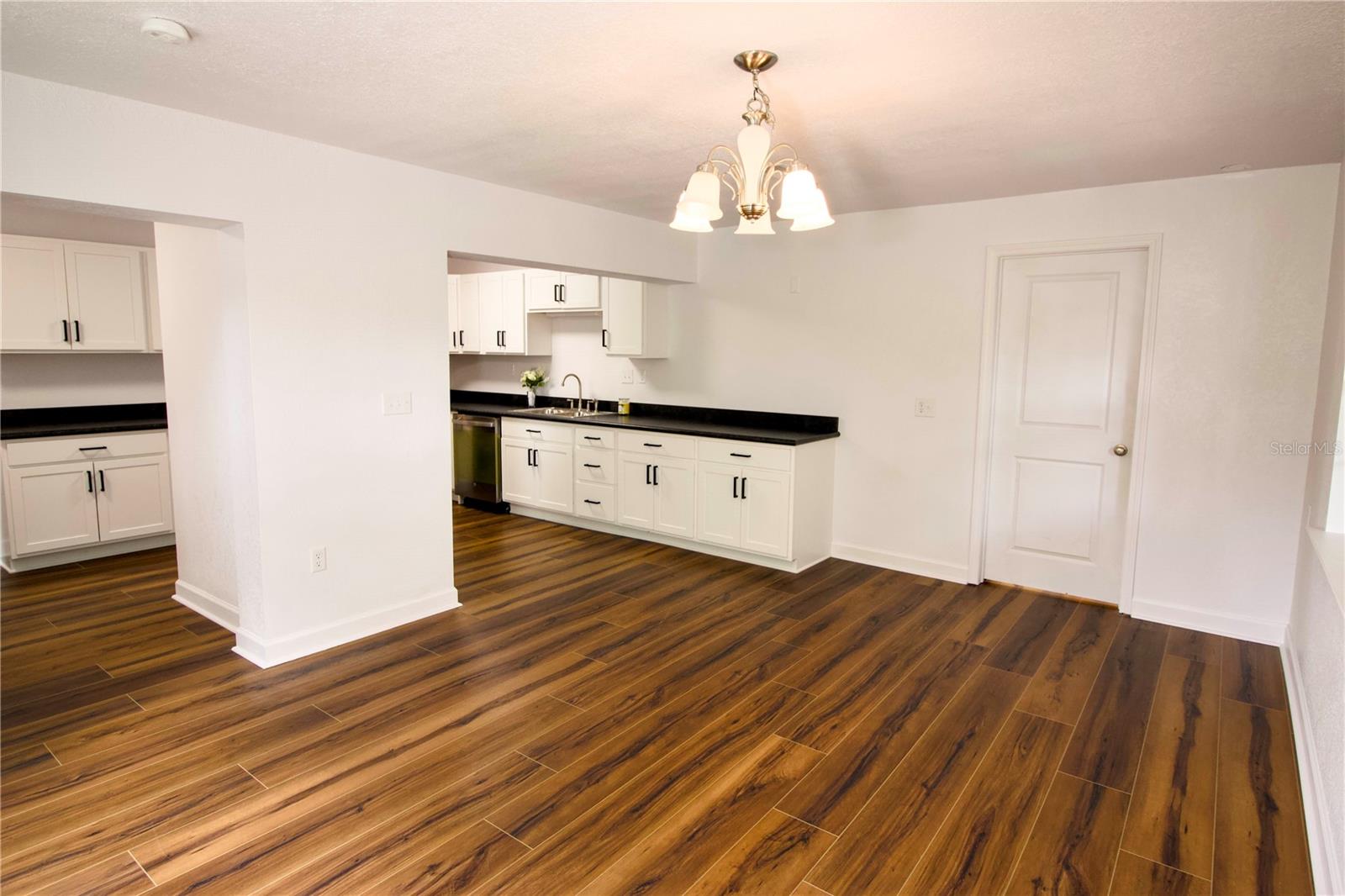 Image 13 of 55 For 1114 Oak Drive