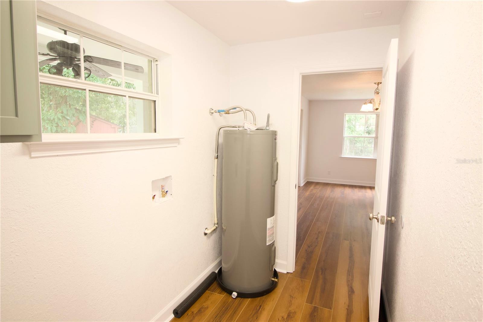 Image 16 of 55 For 1114 Oak Drive