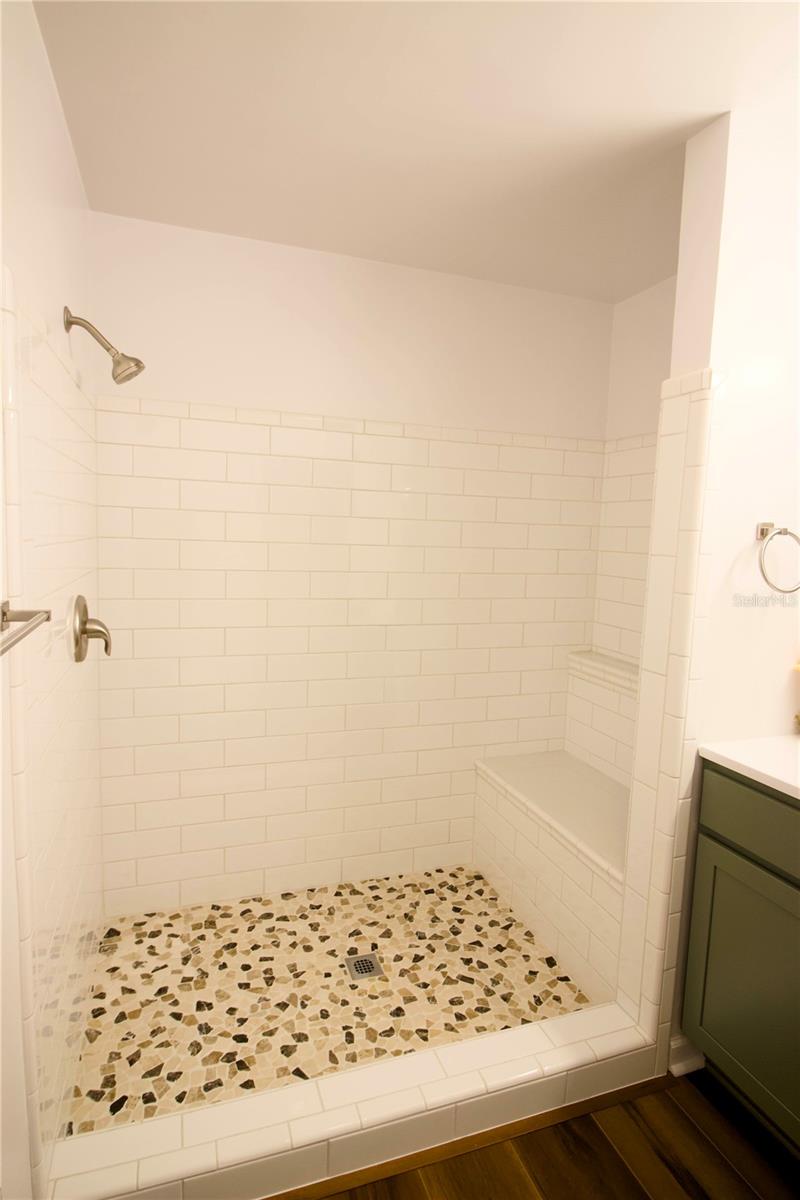 Image 23 of 55 For 1114 Oak Drive