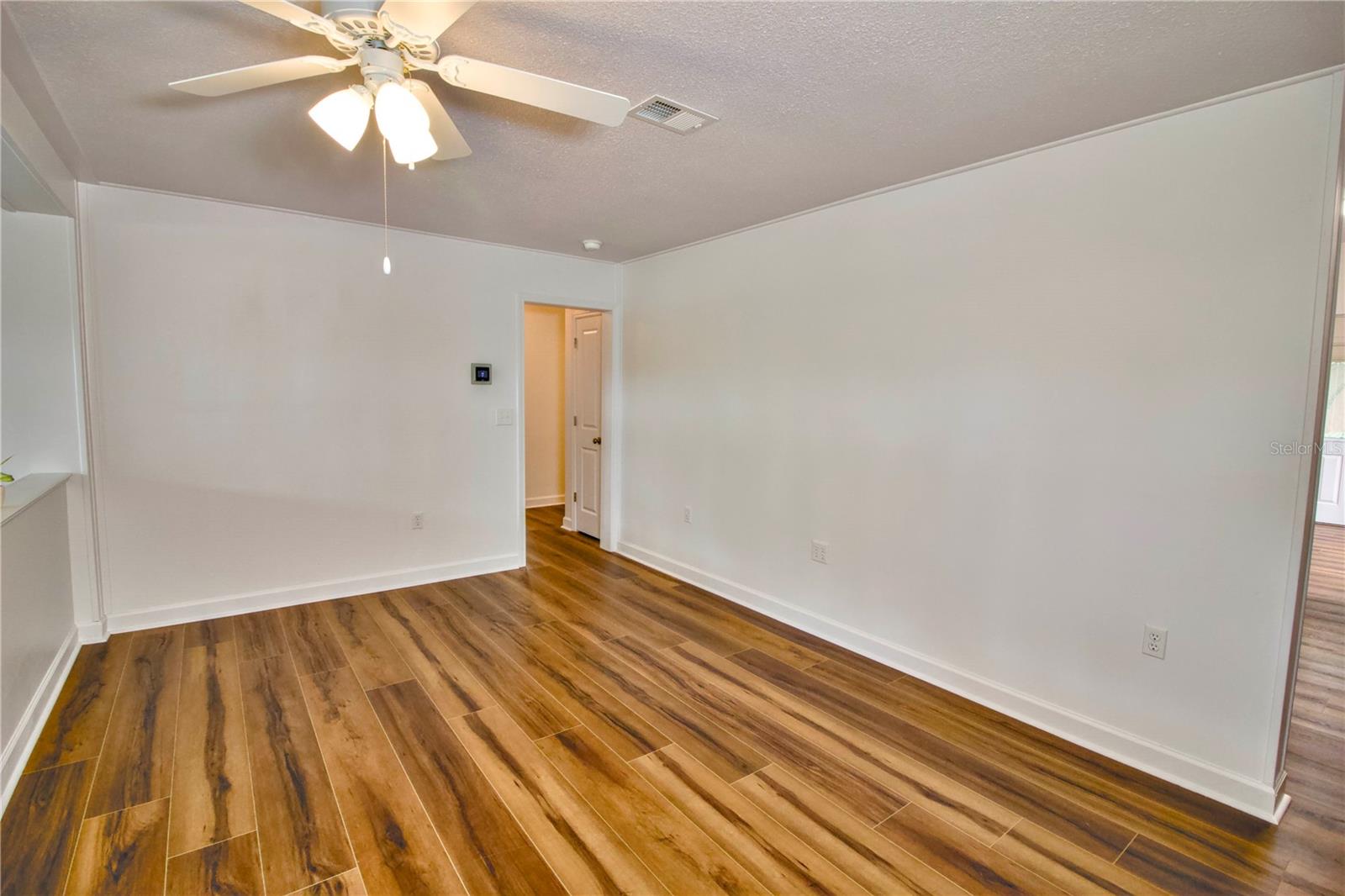 Image 5 of 55 For 1114 Oak Drive