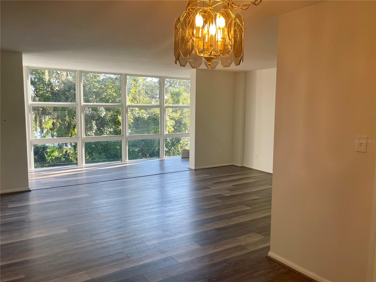 Image 10 of 95 For 1224 Peninsula Drive 304