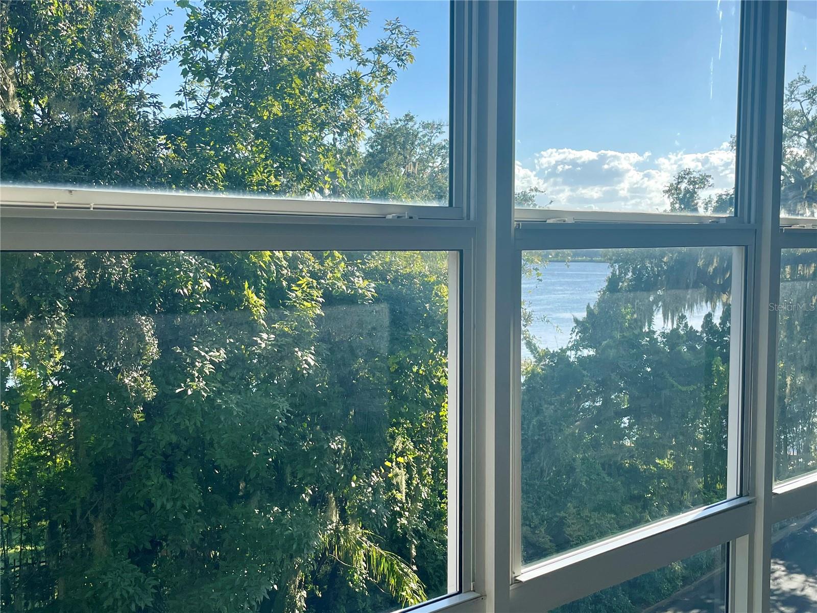 Image 11 of 95 For 1224 Peninsula Drive 304