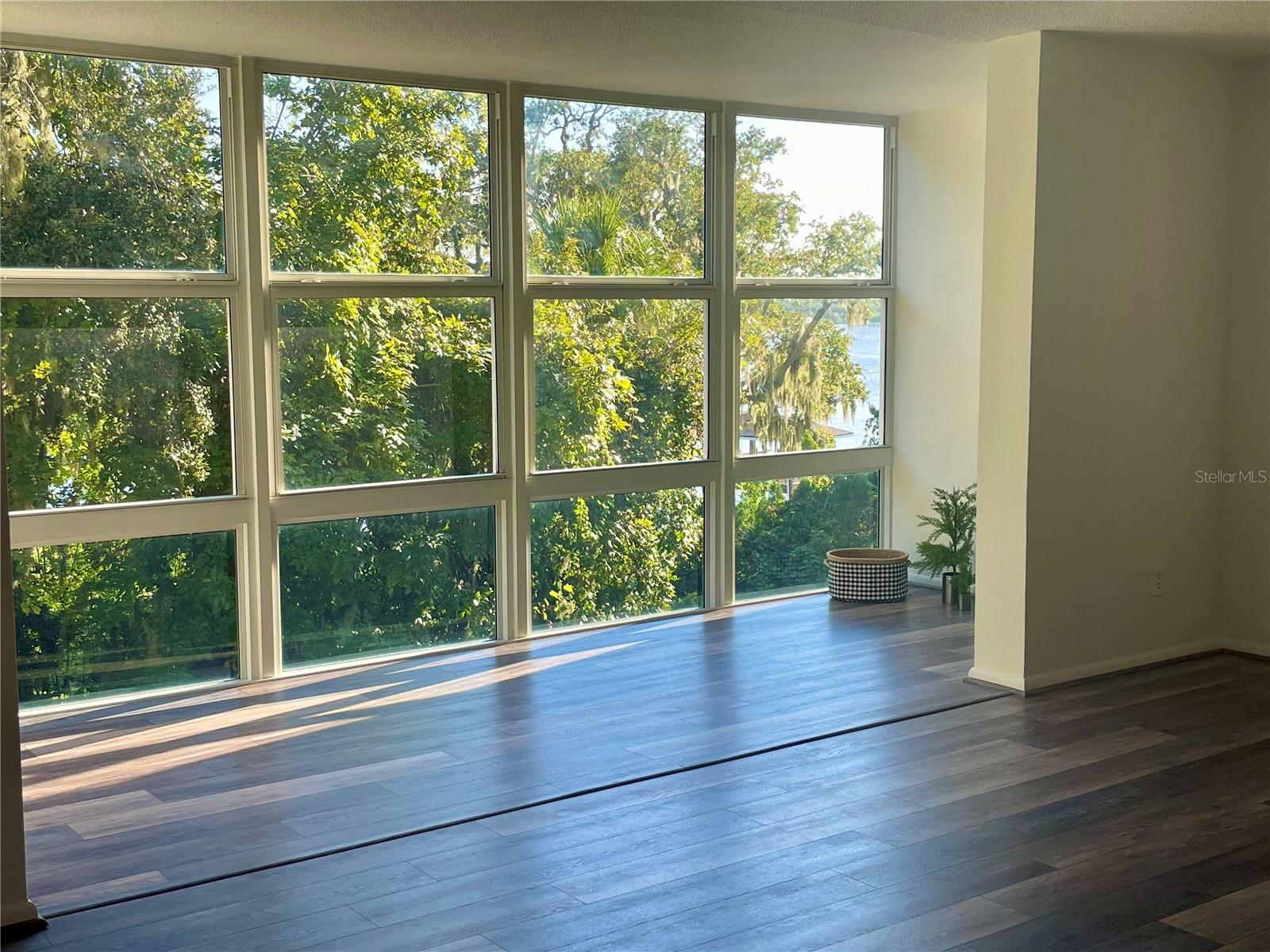 Image 12 of 95 For 1224 Peninsula Drive 304