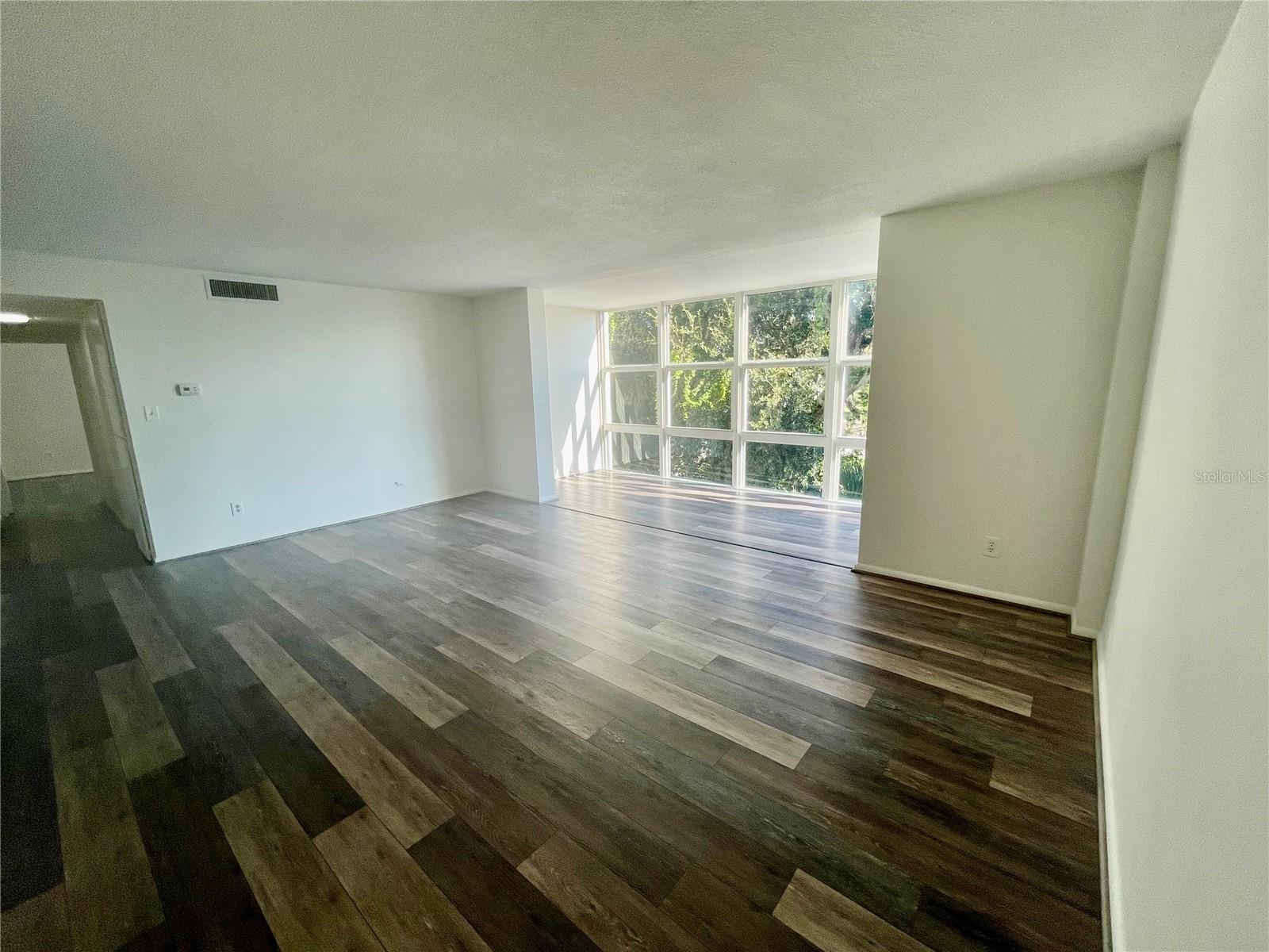 Image 13 of 95 For 1224 Peninsula Drive 304