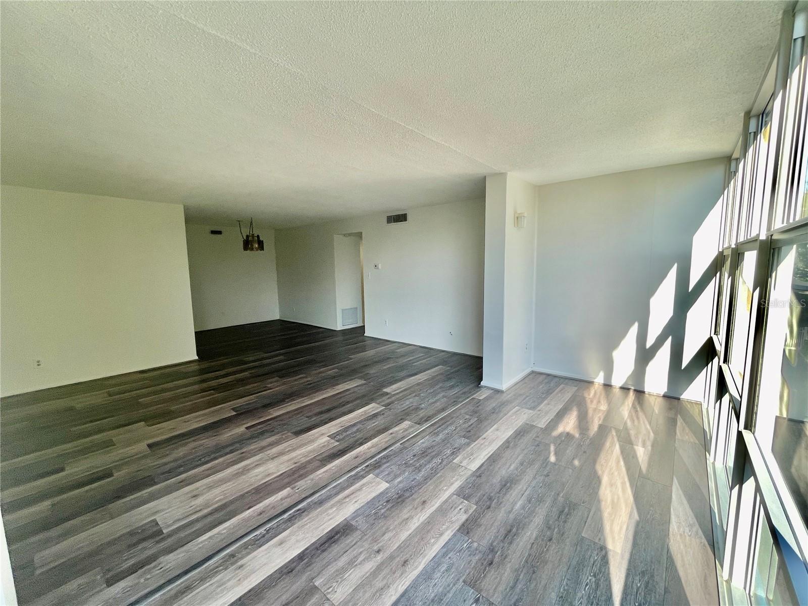 Image 15 of 95 For 1224 Peninsula Drive 304