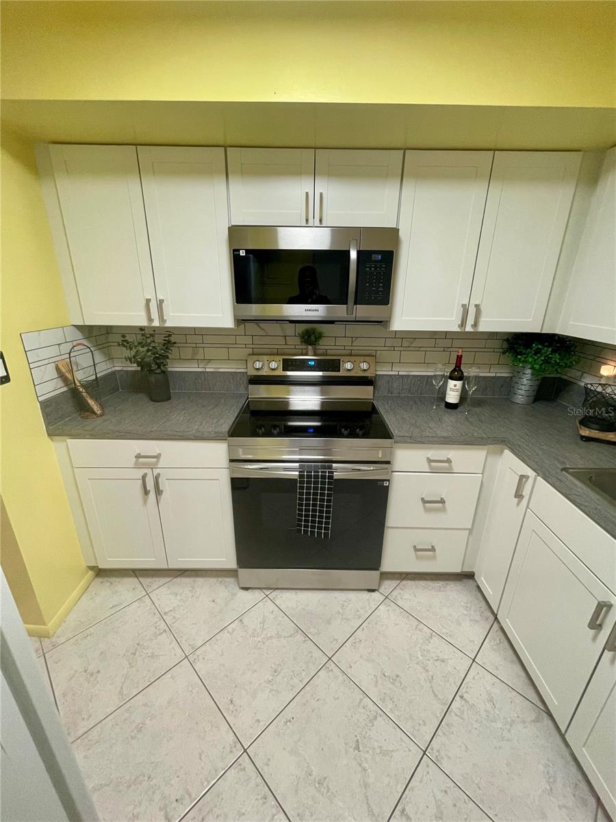 Image 23 of 95 For 1224 Peninsula Drive 304