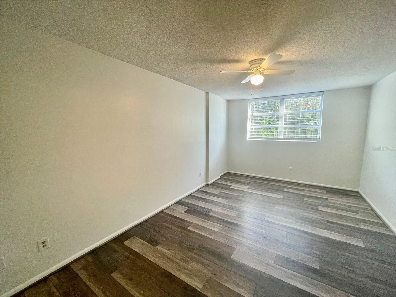 Image 32 of 95 For 1224 Peninsula Drive 304