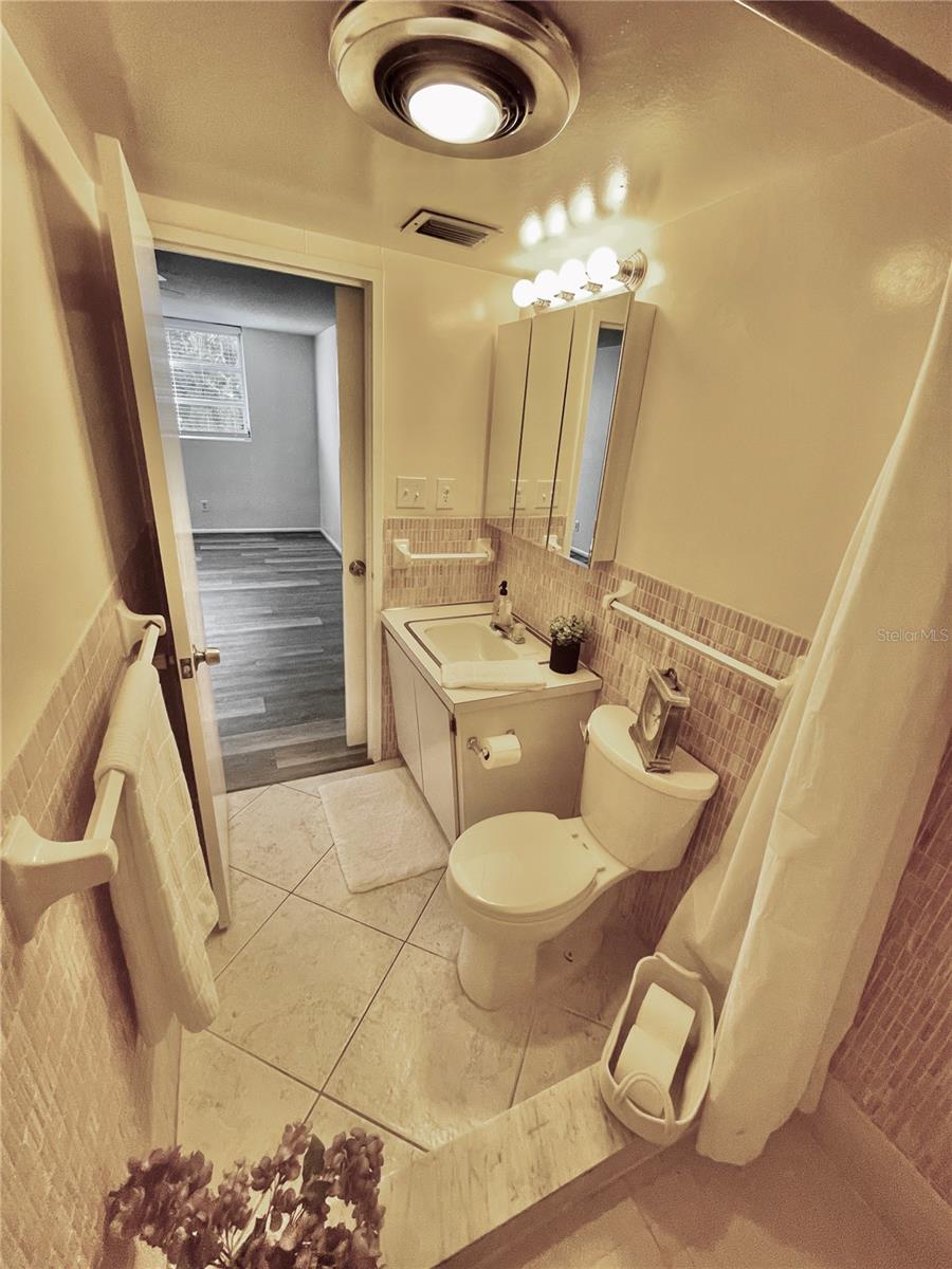 Image 39 of 95 For 1224 Peninsula Drive 304