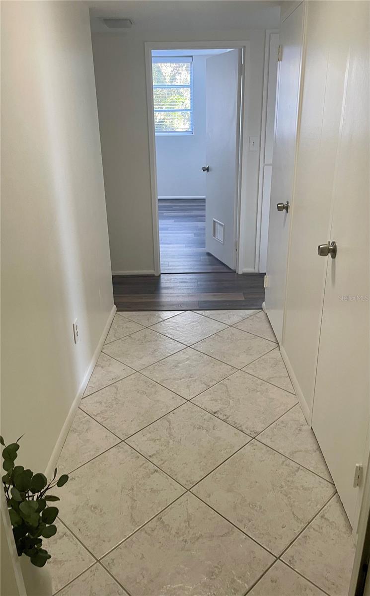 Image 6 of 95 For 1224 Peninsula Drive 304