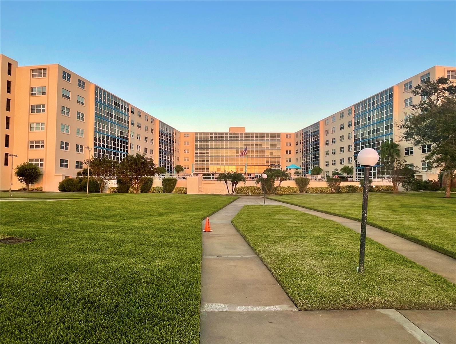 Image 63 of 95 For 1224 Peninsula Drive 304