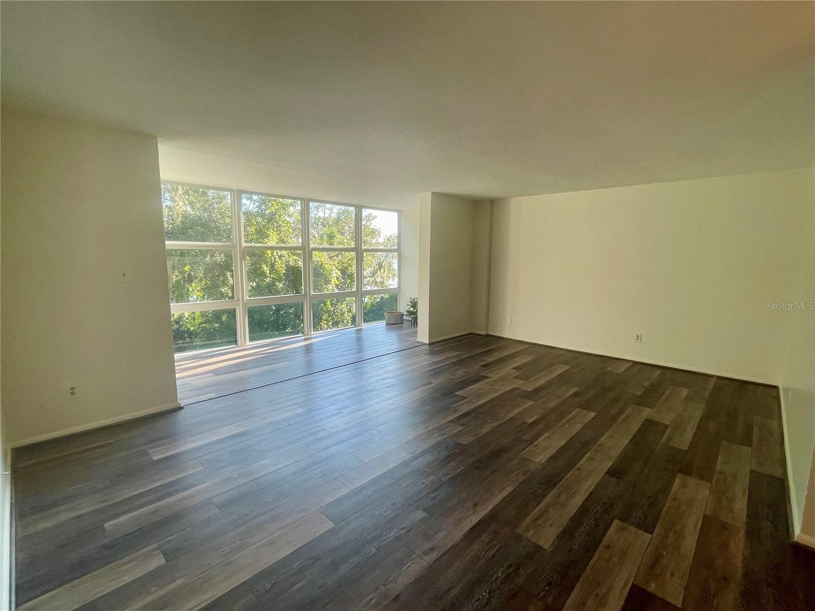 Image 7 of 95 For 1224 Peninsula Drive 304