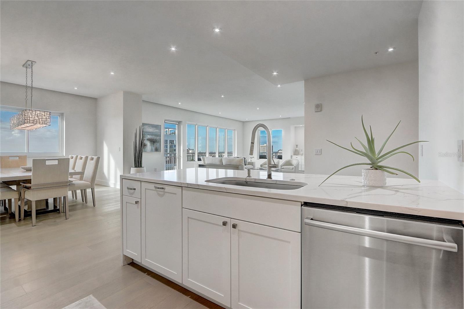 Image 16 of 61 For 100 Eola Drive 1614