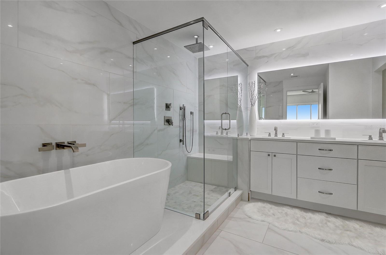 Image 20 of 61 For 100 Eola Drive 1614