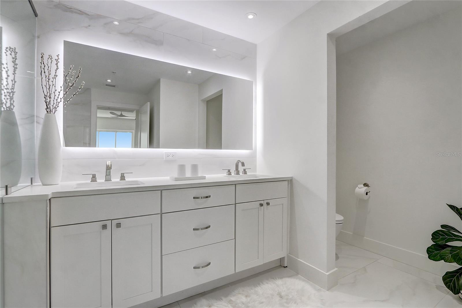 Image 21 of 61 For 100 Eola Drive 1614