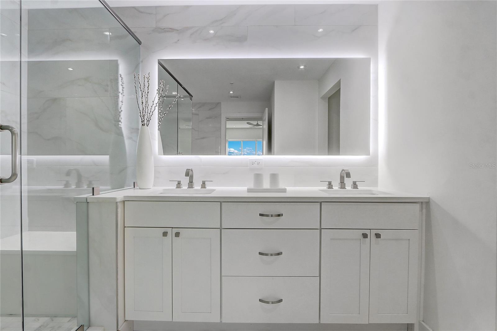 Image 22 of 61 For 100 Eola Drive 1614