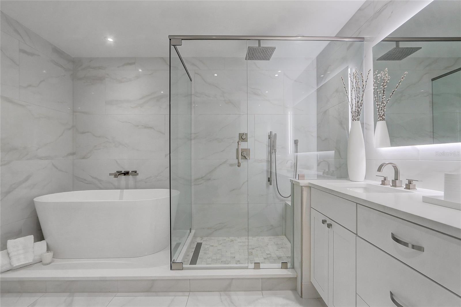 Image 23 of 61 For 100 Eola Drive 1614