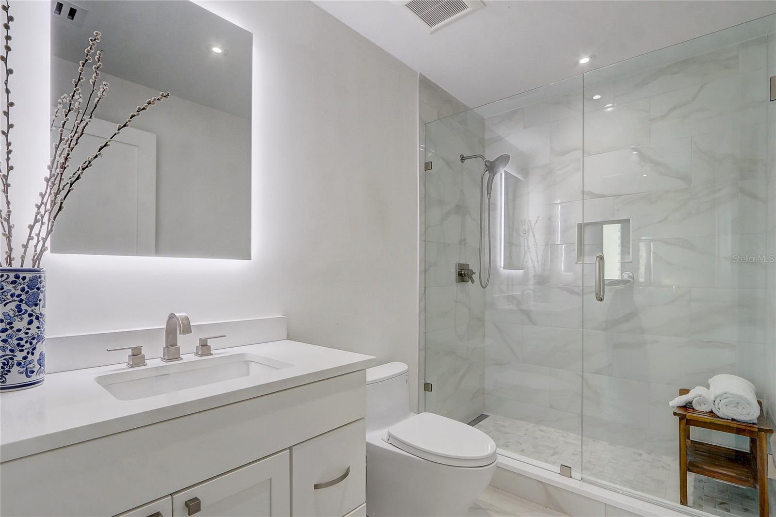 Image 27 of 61 For 100 Eola Drive 1614