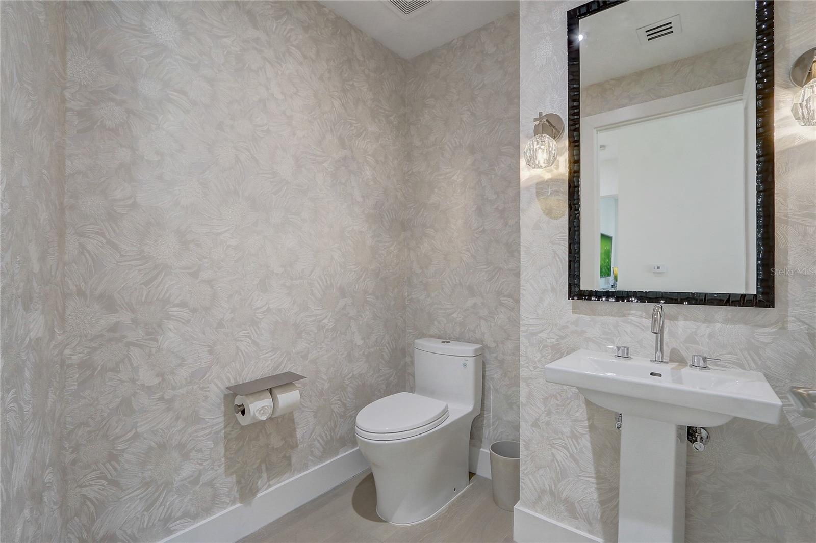 Image 31 of 61 For 100 Eola Drive 1614