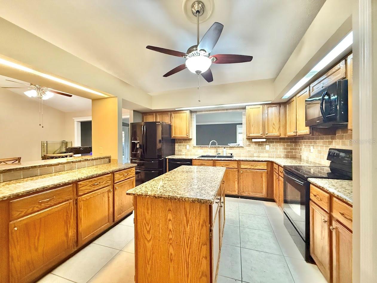 Image 3 of 22 For 1234 Majestic Palm Court