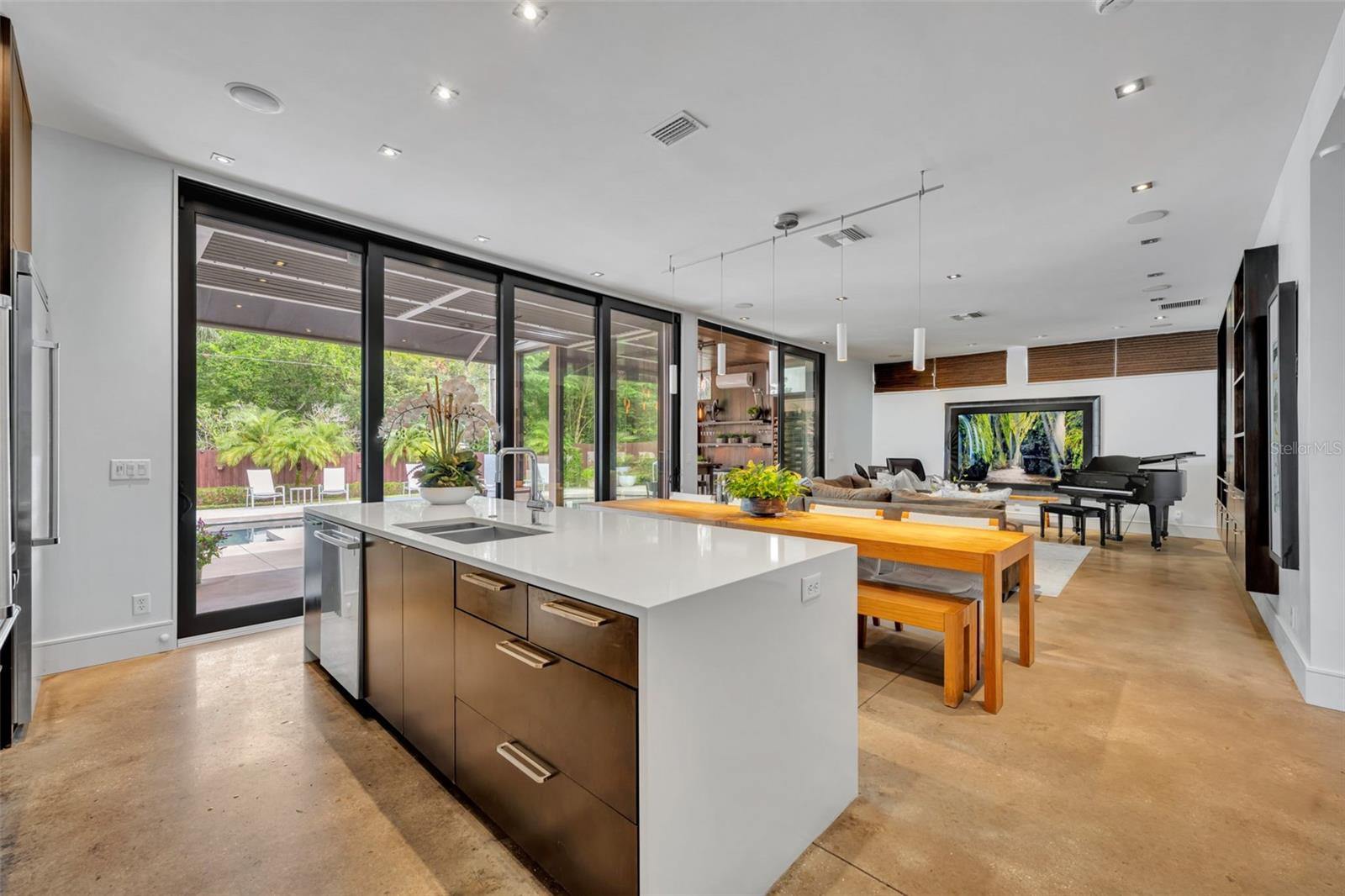 Image 10 of 47 For 1411 Nottingham Street