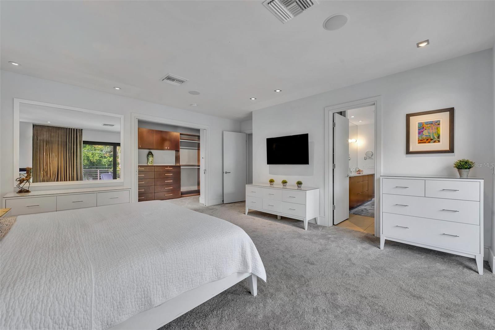 Image 25 of 47 For 1411 Nottingham Street