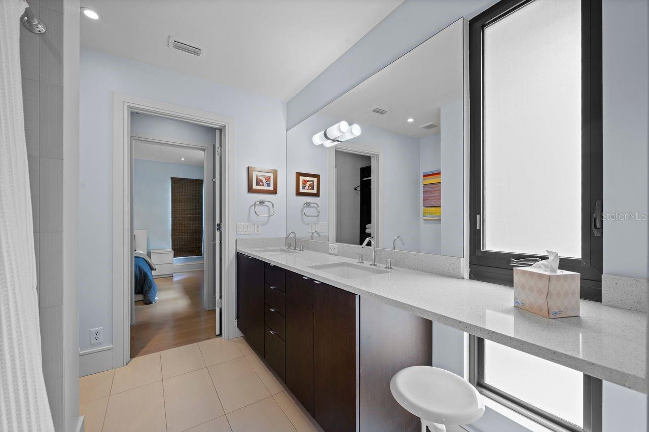 Image 32 of 47 For 1411 Nottingham Street