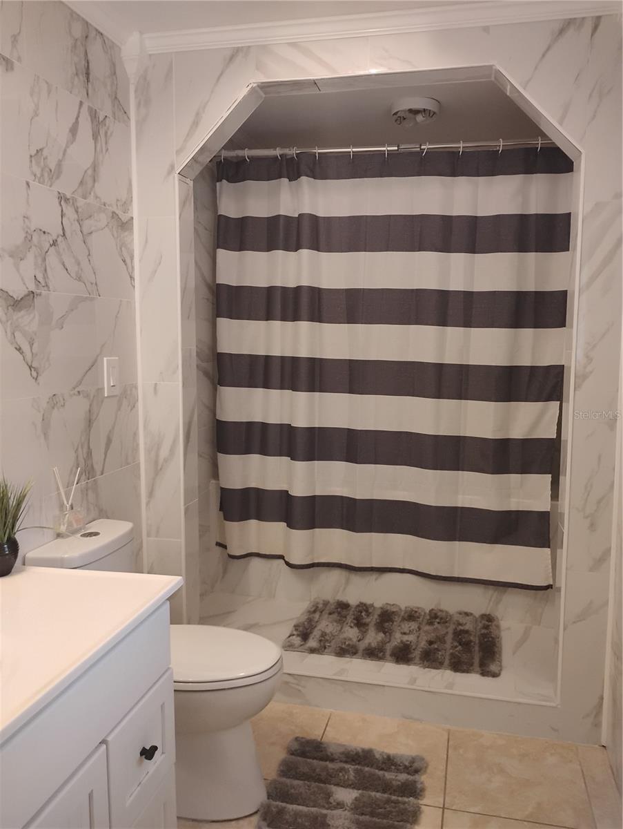 Image 10 of 42 For 17 Huntley Court