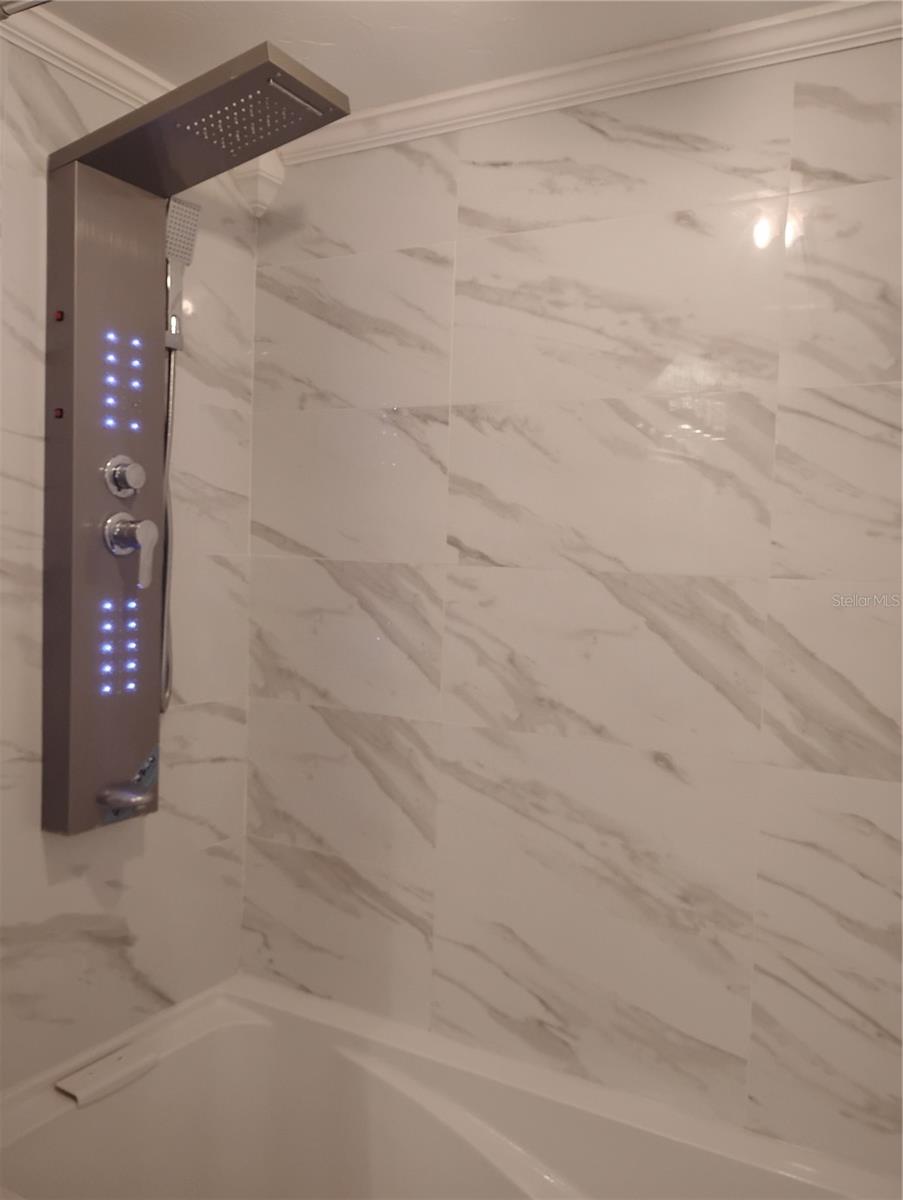 Image 12 of 42 For 17 Huntley Court