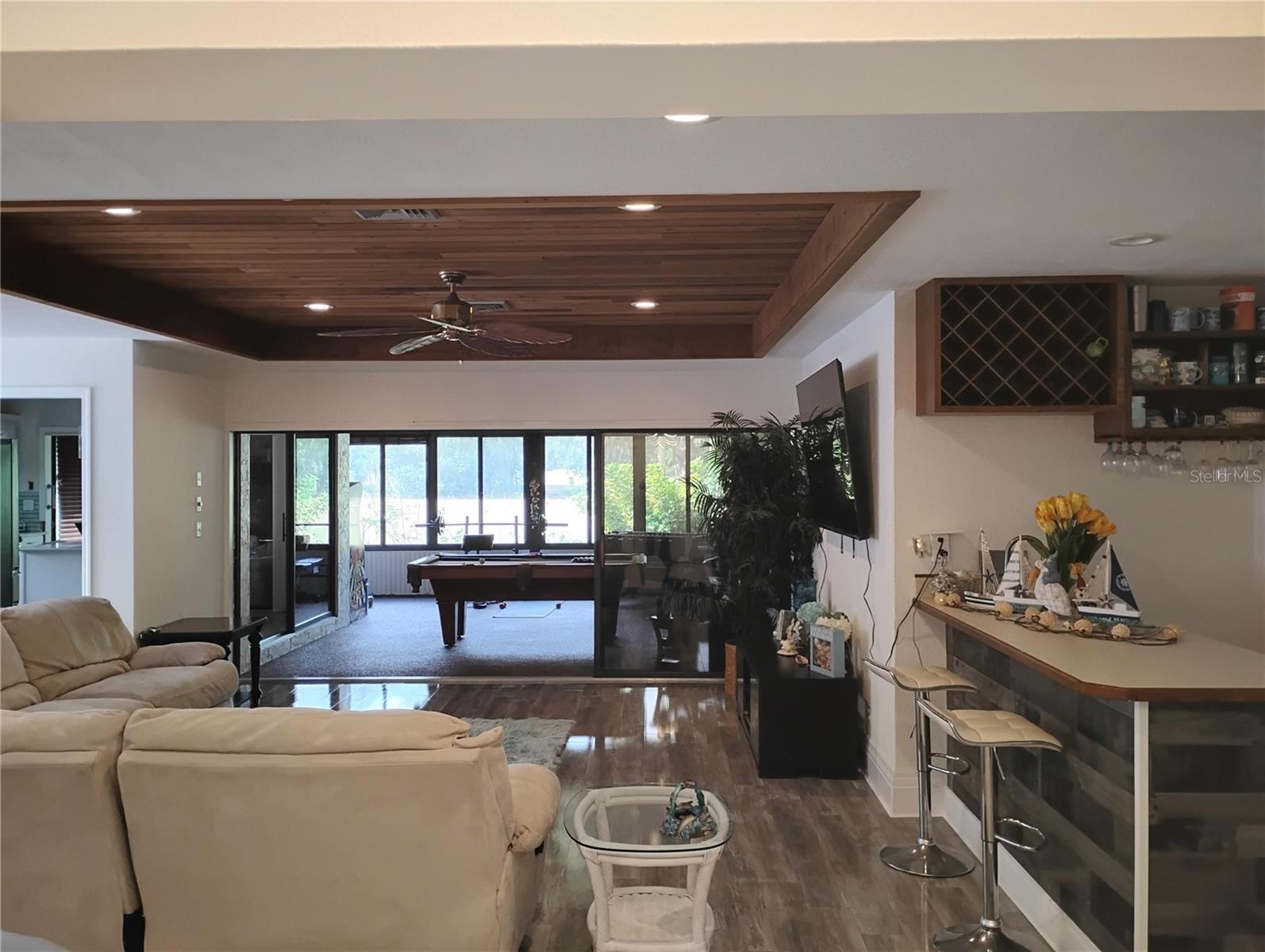 Image 24 of 42 For 17 Huntley Court