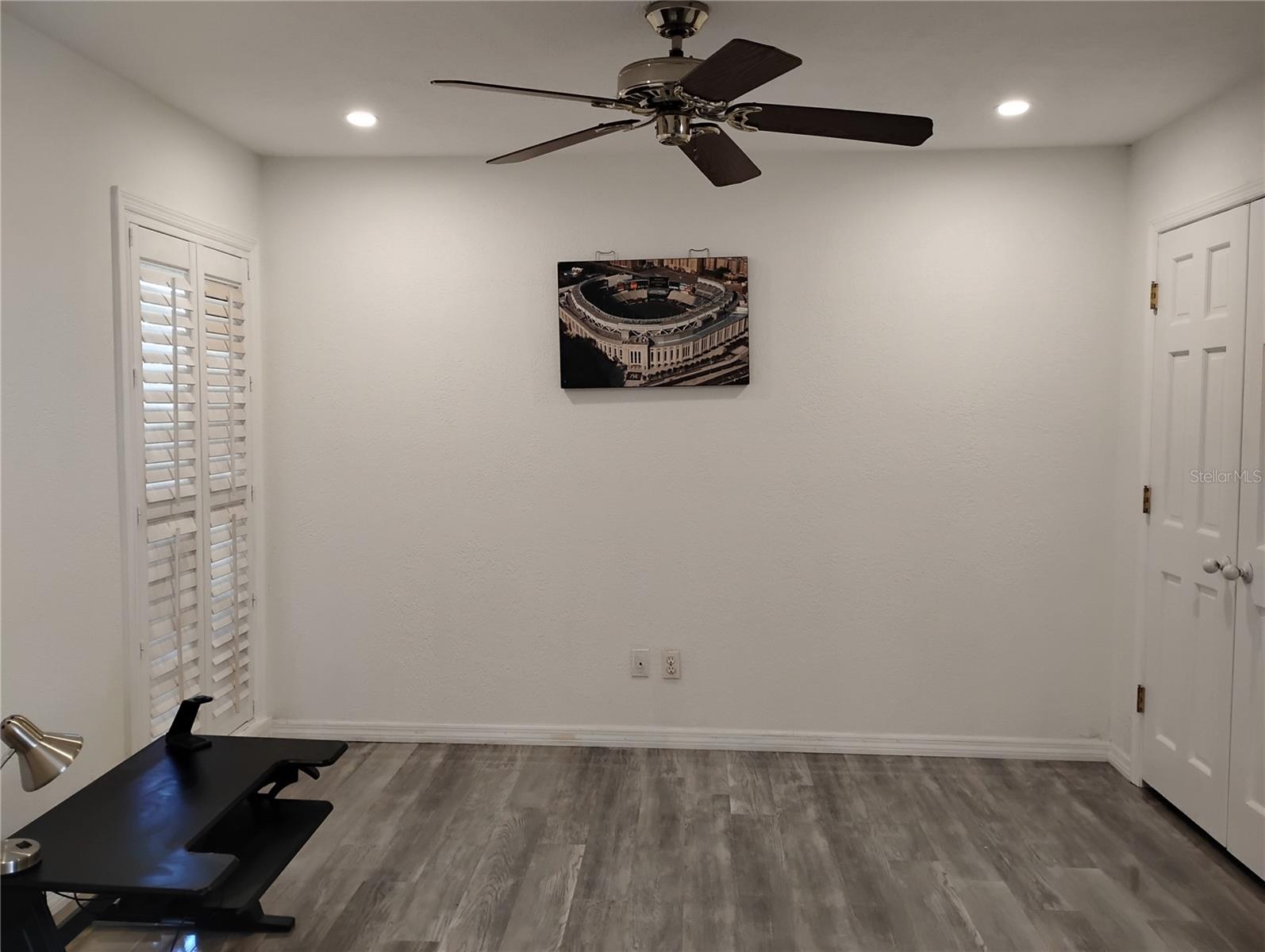 Image 32 of 42 For 17 Huntley Court