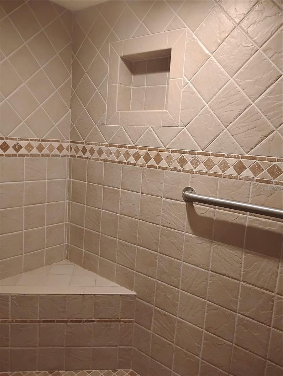 Image 8 of 42 For 17 Huntley Court