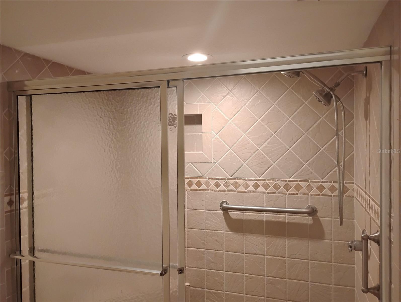 Image 9 of 42 For 17 Huntley Court