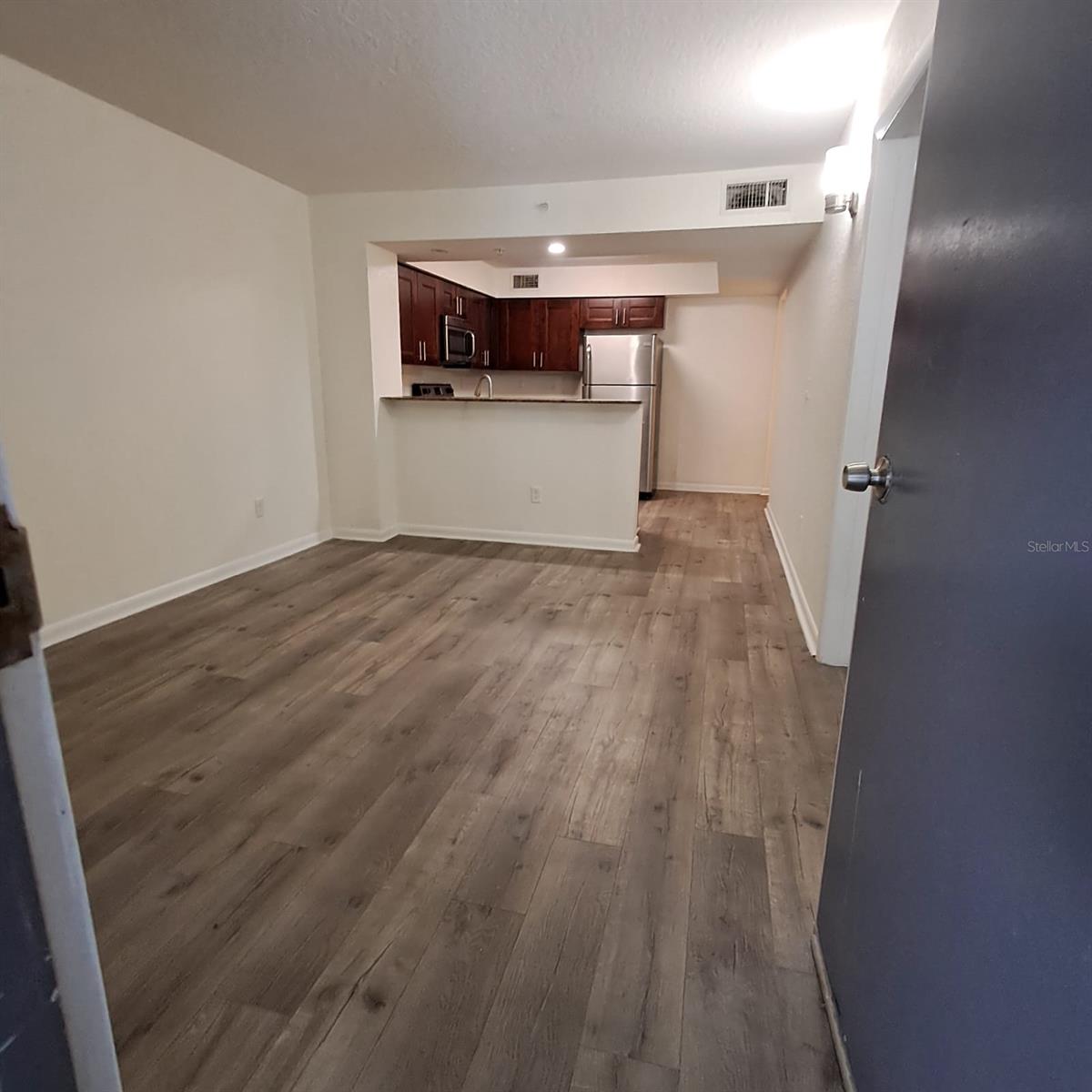 Image 3 of 14 For 2323 Mccoy Road 711