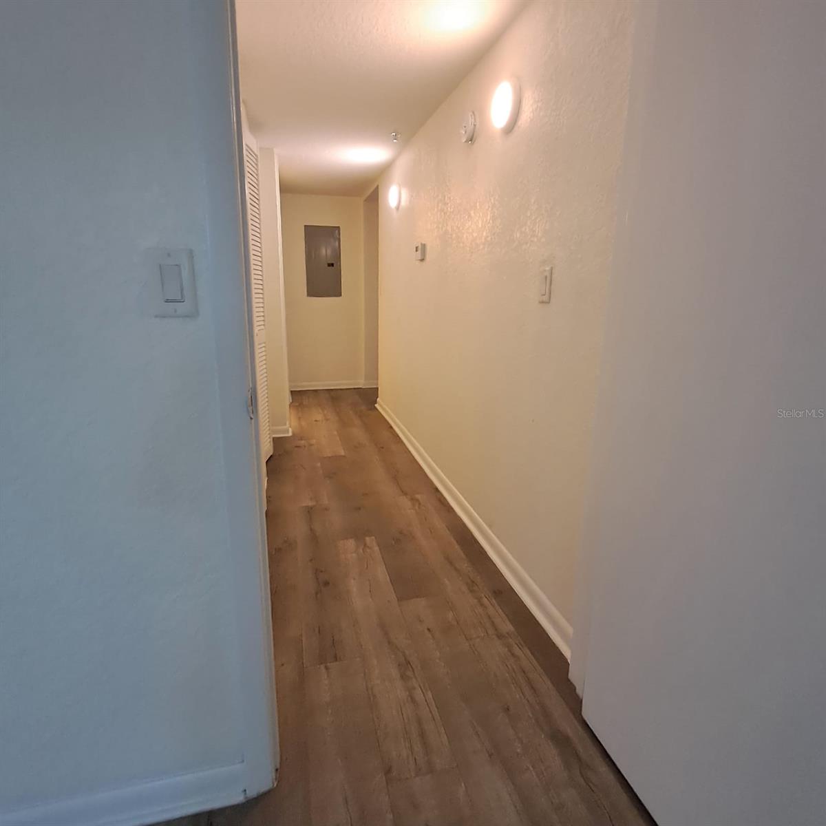 Image 4 of 14 For 2323 Mccoy Road 711