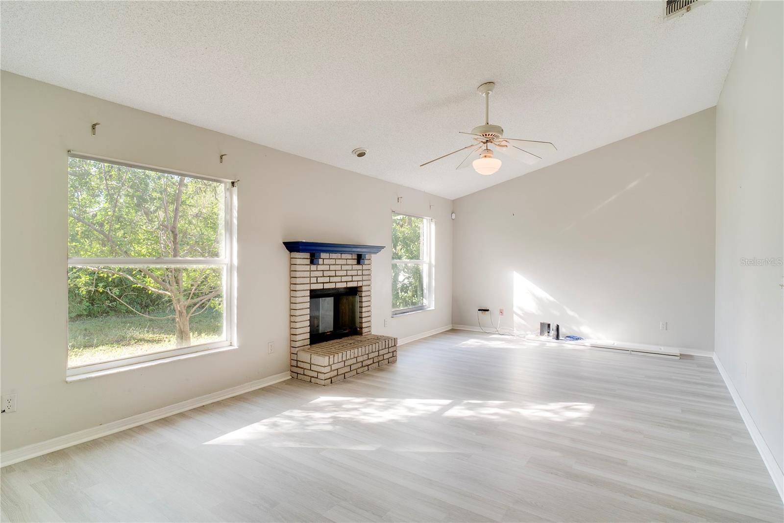 Image 11 of 35 For 12337 Greco Drive