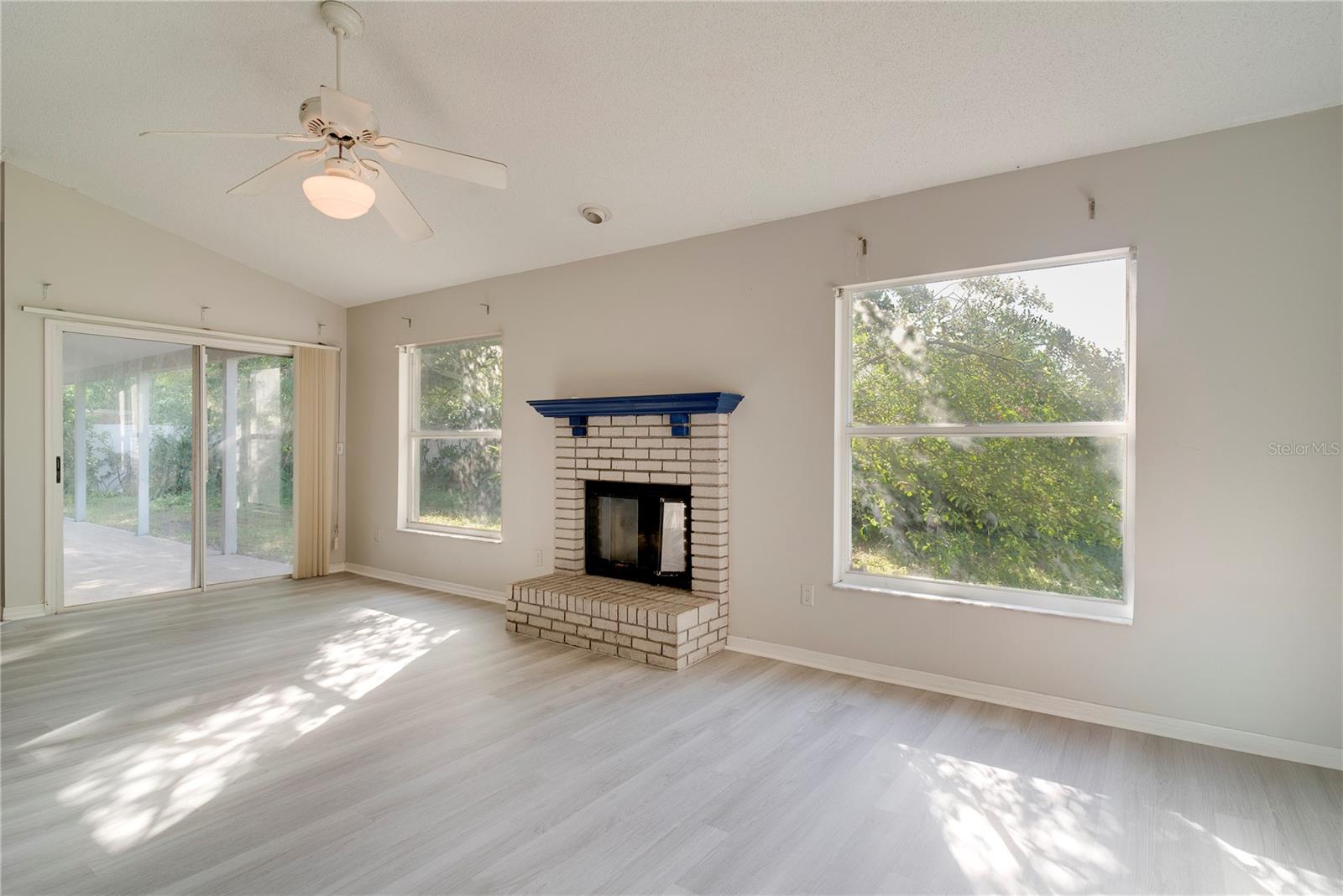 Image 13 of 35 For 12337 Greco Drive