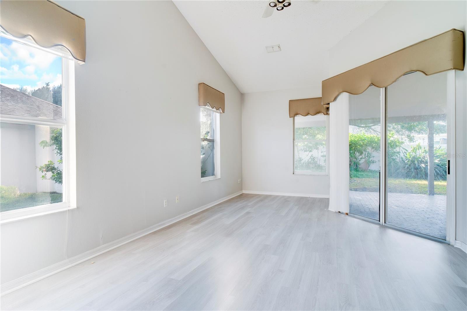 Image 22 of 35 For 12337 Greco Drive