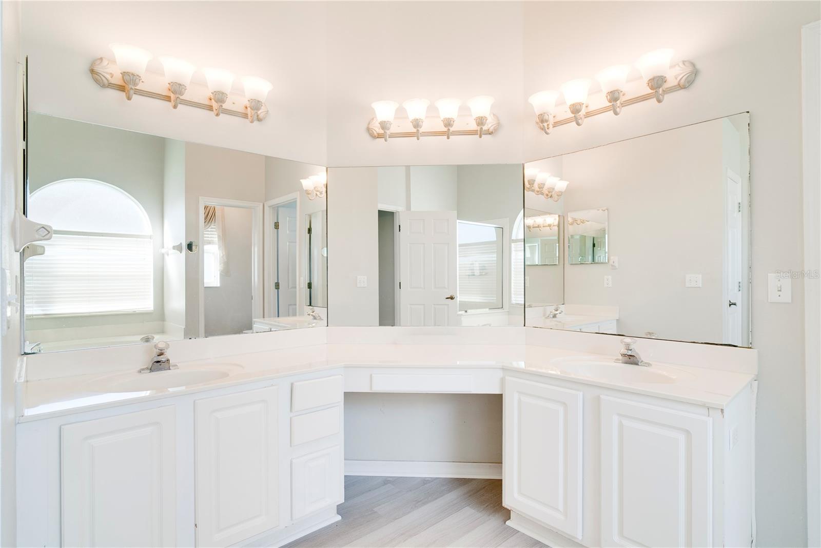 Image 25 of 35 For 12337 Greco Drive