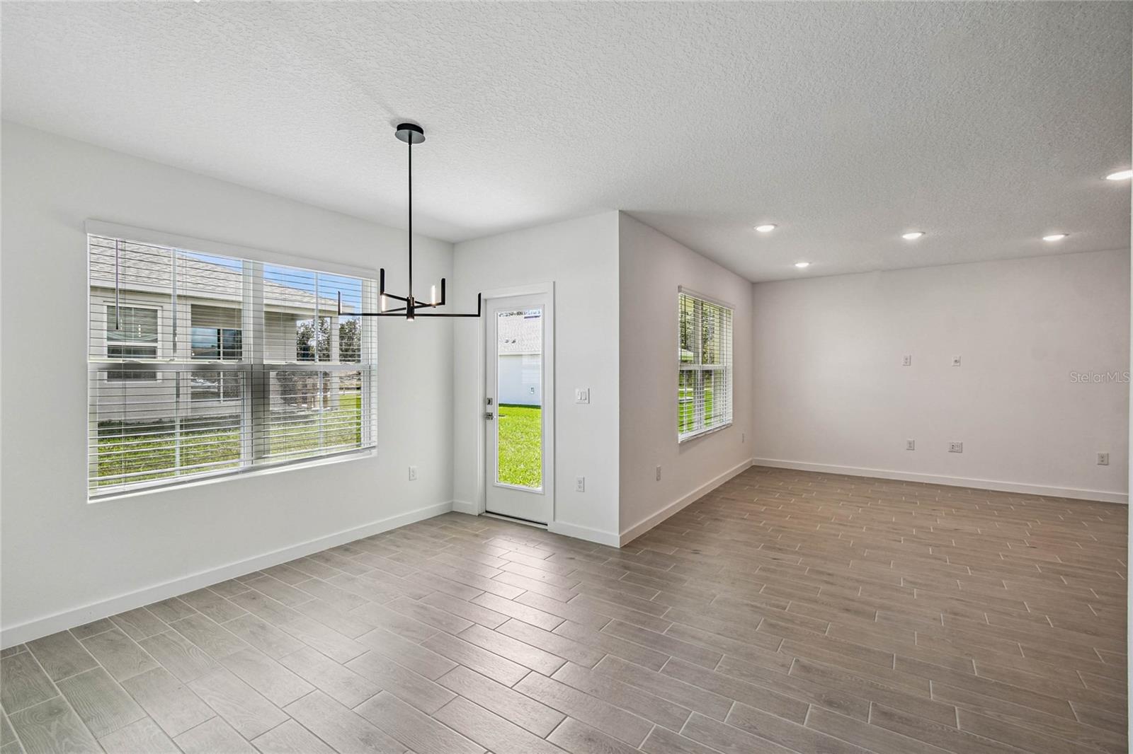 Image 13 of 40 For 8241 Wakefield