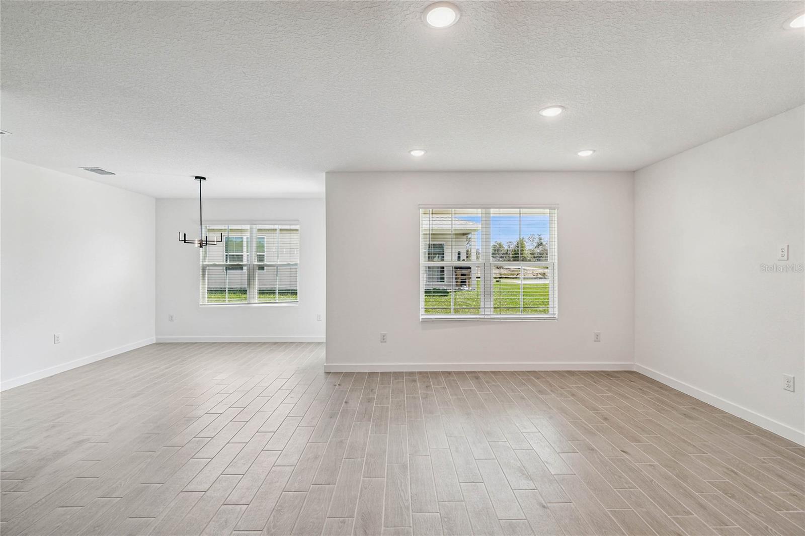 Image 16 of 40 For 8241 Wakefield