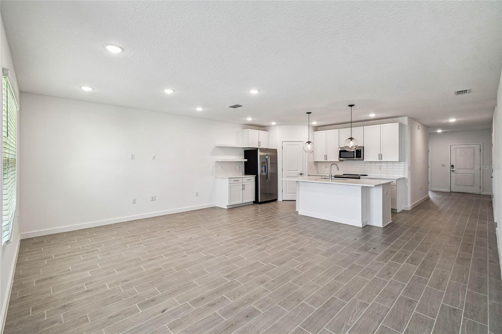 Image 19 of 40 For 8241 Wakefield