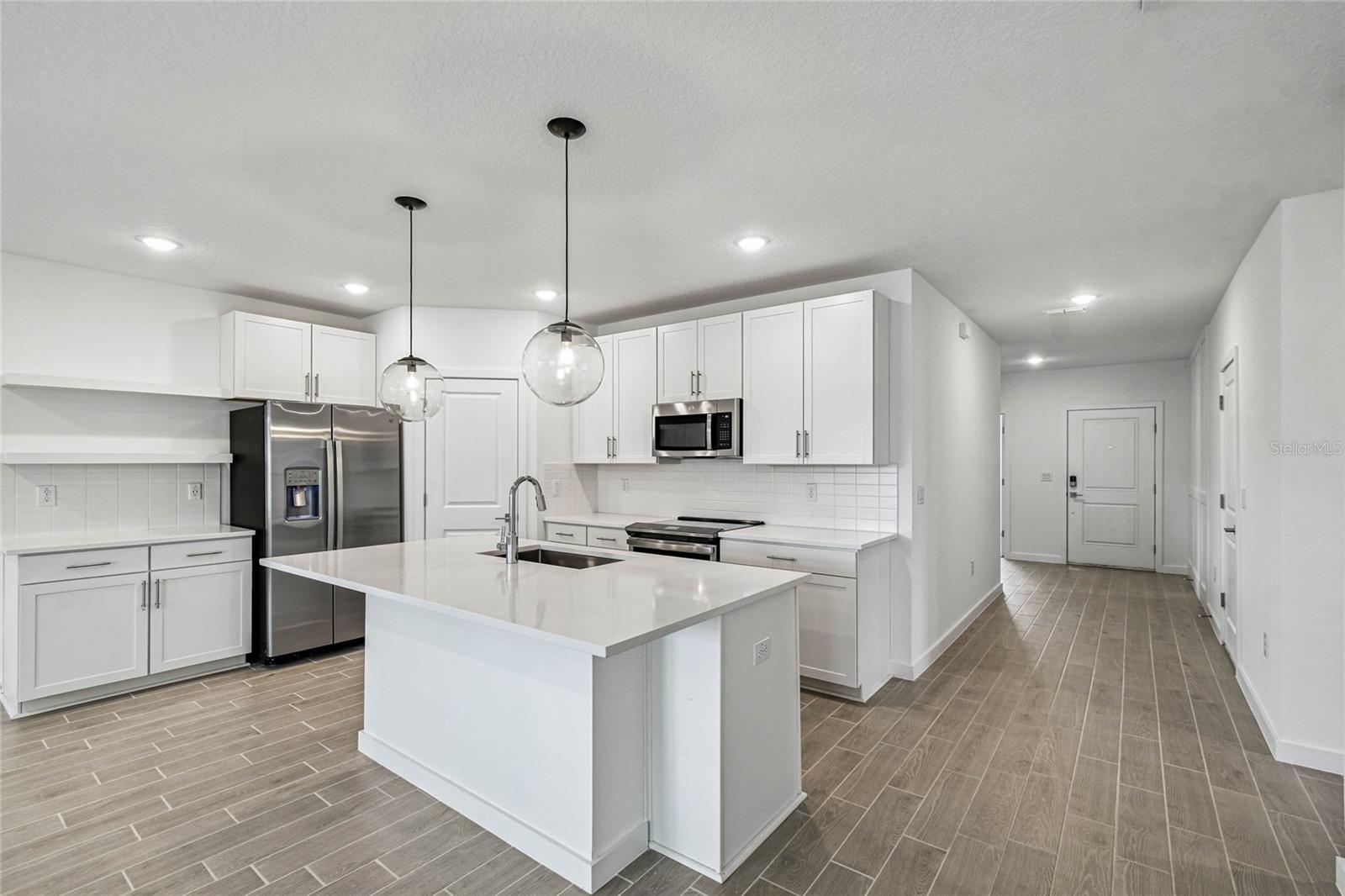 Image 21 of 40 For 8241 Wakefield